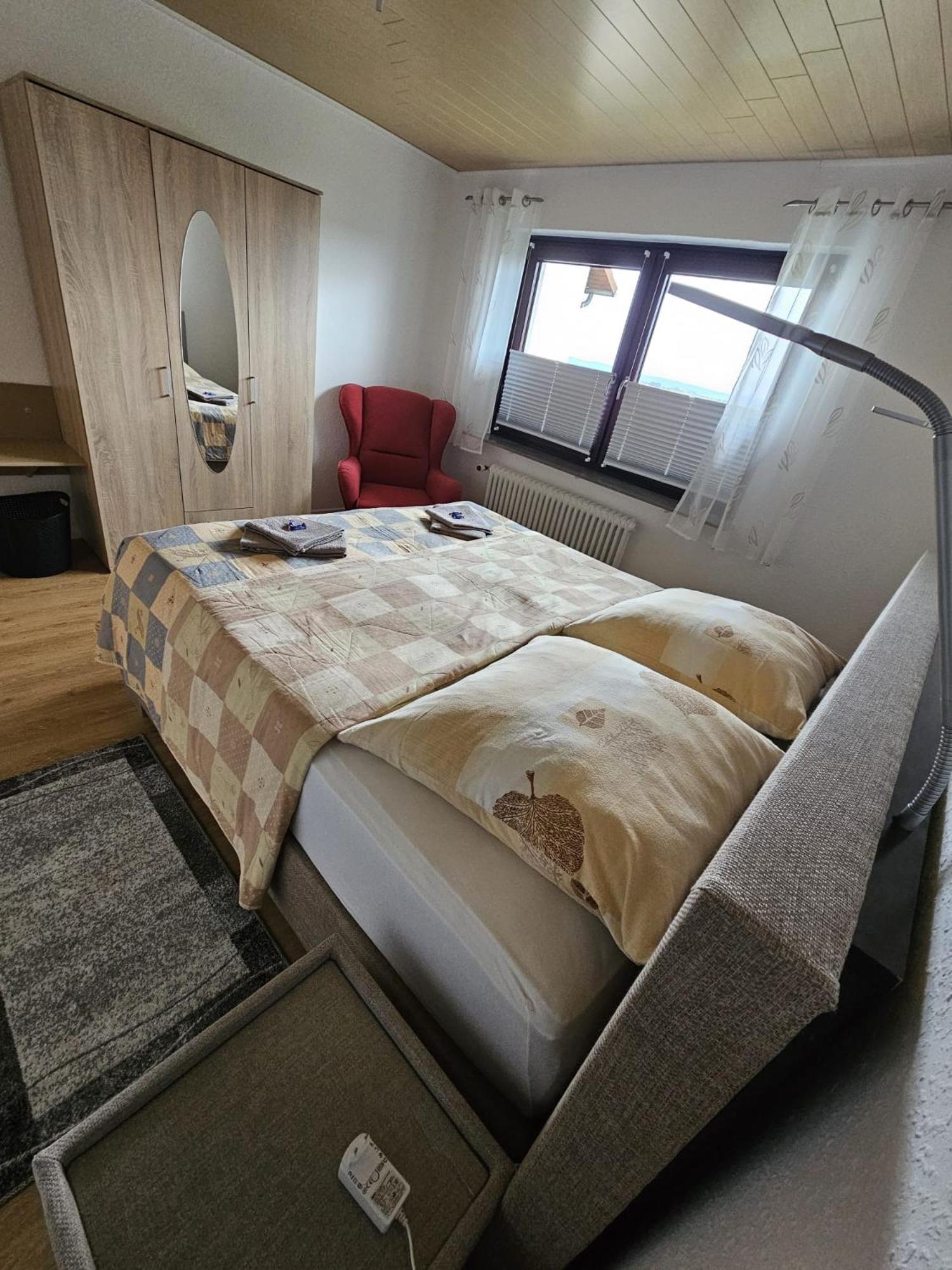 Ferienwohnung Talblick Ahnatal エクステリア 写真